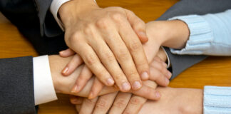 manos, cooperación, femexer cuenta con la colaboración de muchas asociaciones de pacientes con enfermedades raras