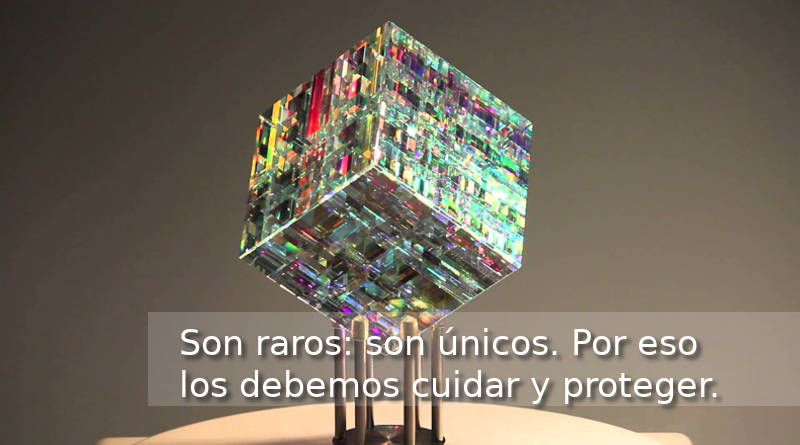 Escultura «Chroma cube», del escultor en cristal Jack Storms