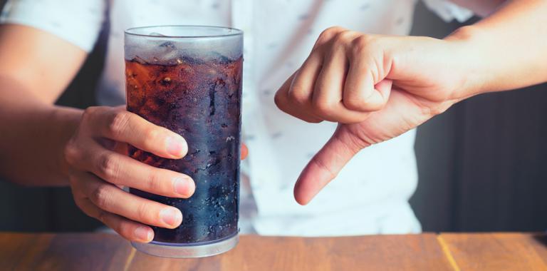 Las bebidas azucaradas agravan los síntomas de la esclerosis múltiple