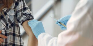 Vacunas contra el SARS-CoV-2 desplegadas en el mundo son de alta calidad, eficacia y seguridad