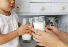 ¿Es buena una dieta sin leche para los niños con esofagitis eosinofílica?