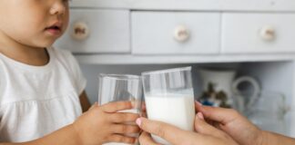 ¿Es buena una dieta sin leche para los niños con esofagitis eosinofílica?