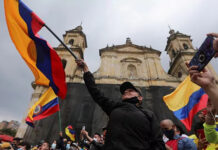 El pueblo colombiano sufre agresiones, represeión y violencia al protestar en las calles (mayo 2021)