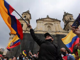 El pueblo colombiano sufre agresiones, represeión y violencia al protestar en las calles (mayo 2021)