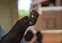 La OMS aprueba el uso de la vacuna de la malaria en niños